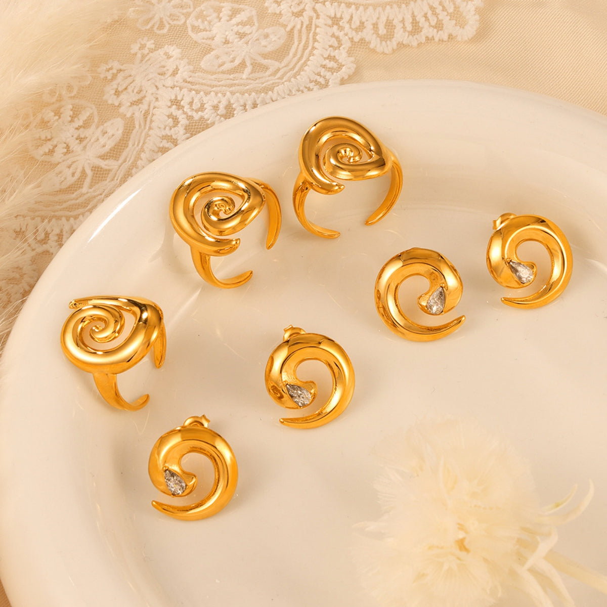 Khloe Spiral Shape Ring