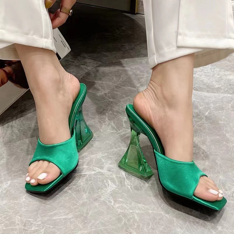 Yadiri Toe High Cubed Heels