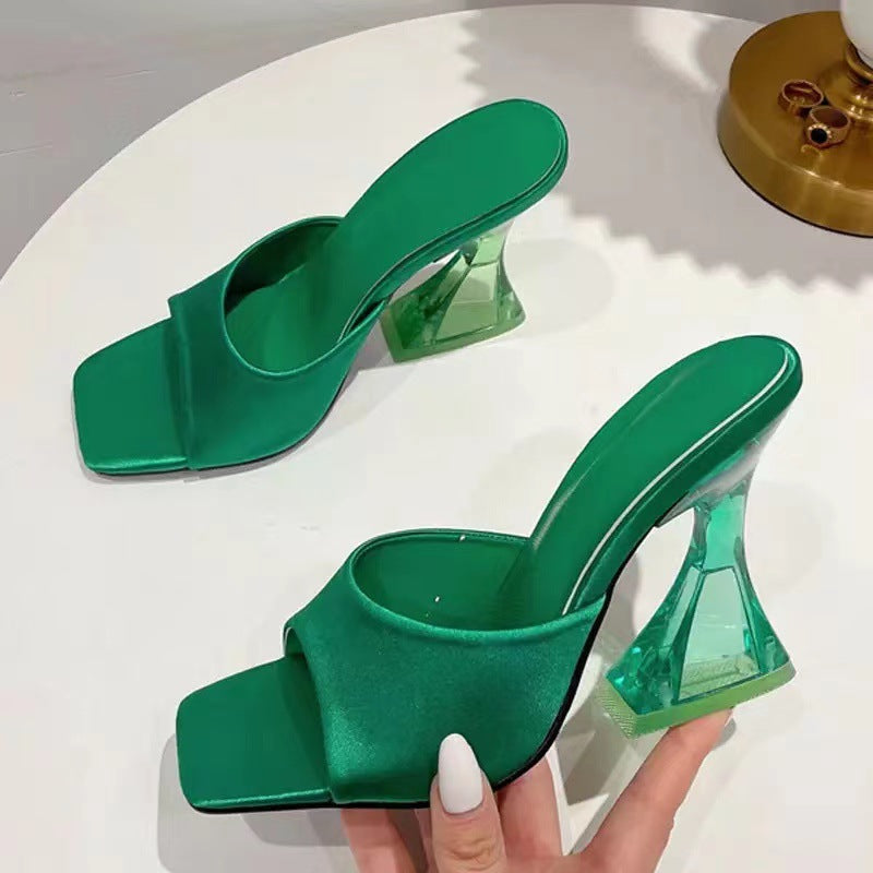 Yadiri Toe High Cubed Heels