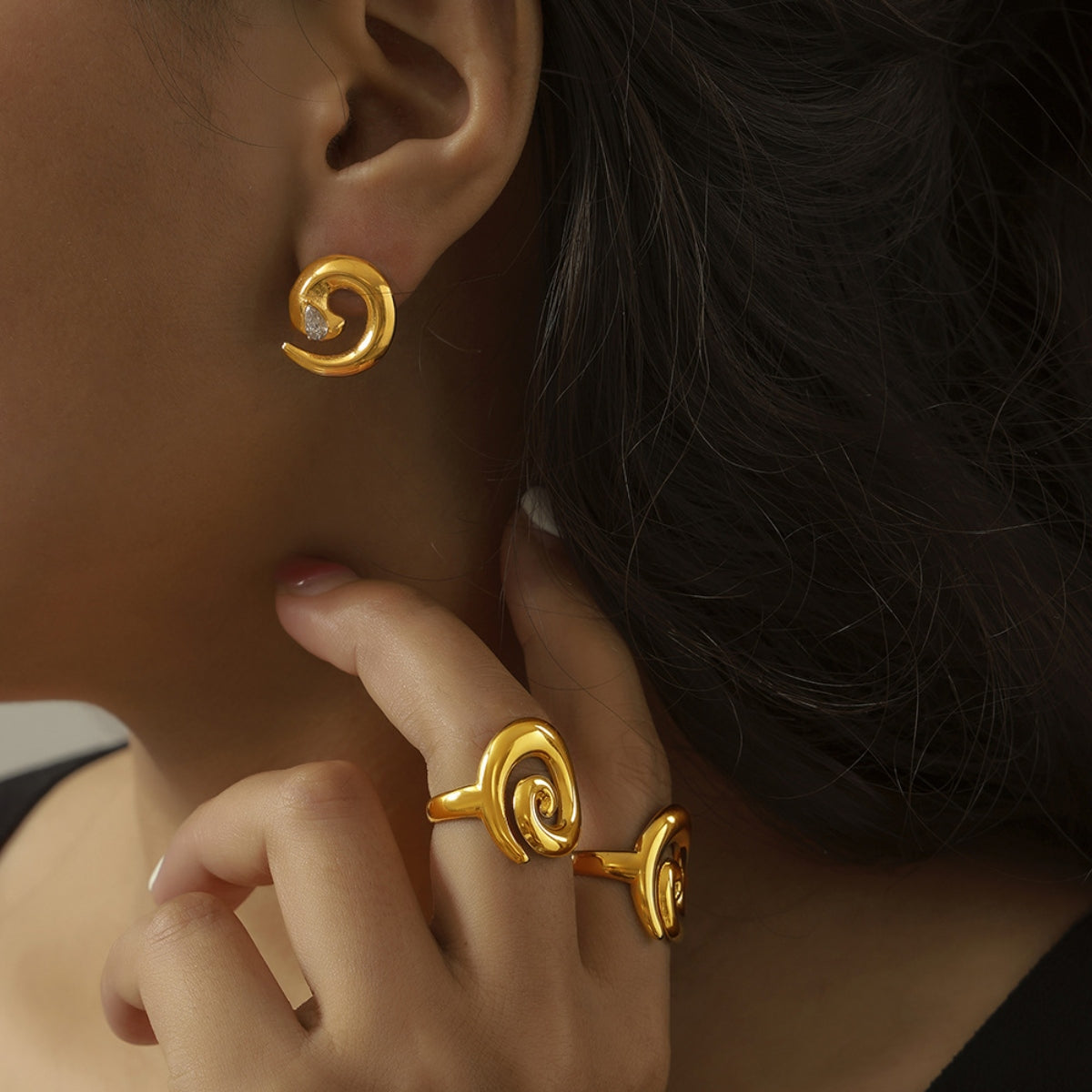 Khloe Spiral Shape Ring