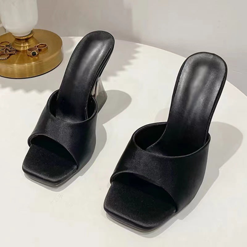 Yadiri Toe High Cubed Heels