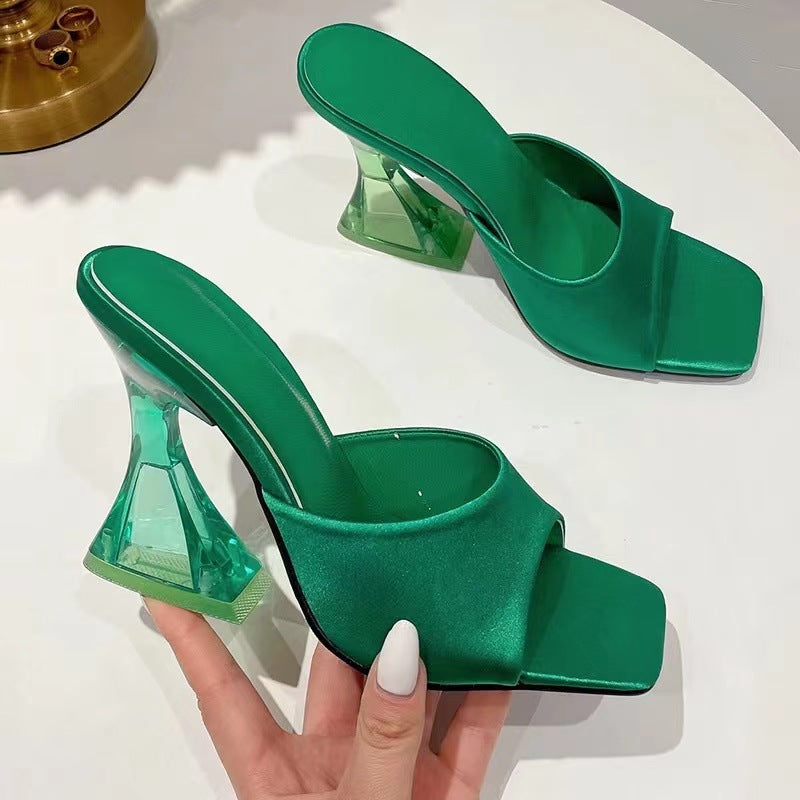 Yadiri Toe High Cubed Heels